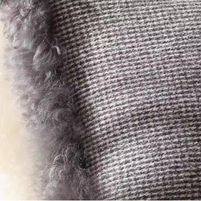 Mongolian Fur Trims 100% Merino Woollen Fleece Blanket